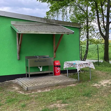 캠프장 Nr 6 Pod Mit Terrasse Und Seeblick Langenbernsdorf